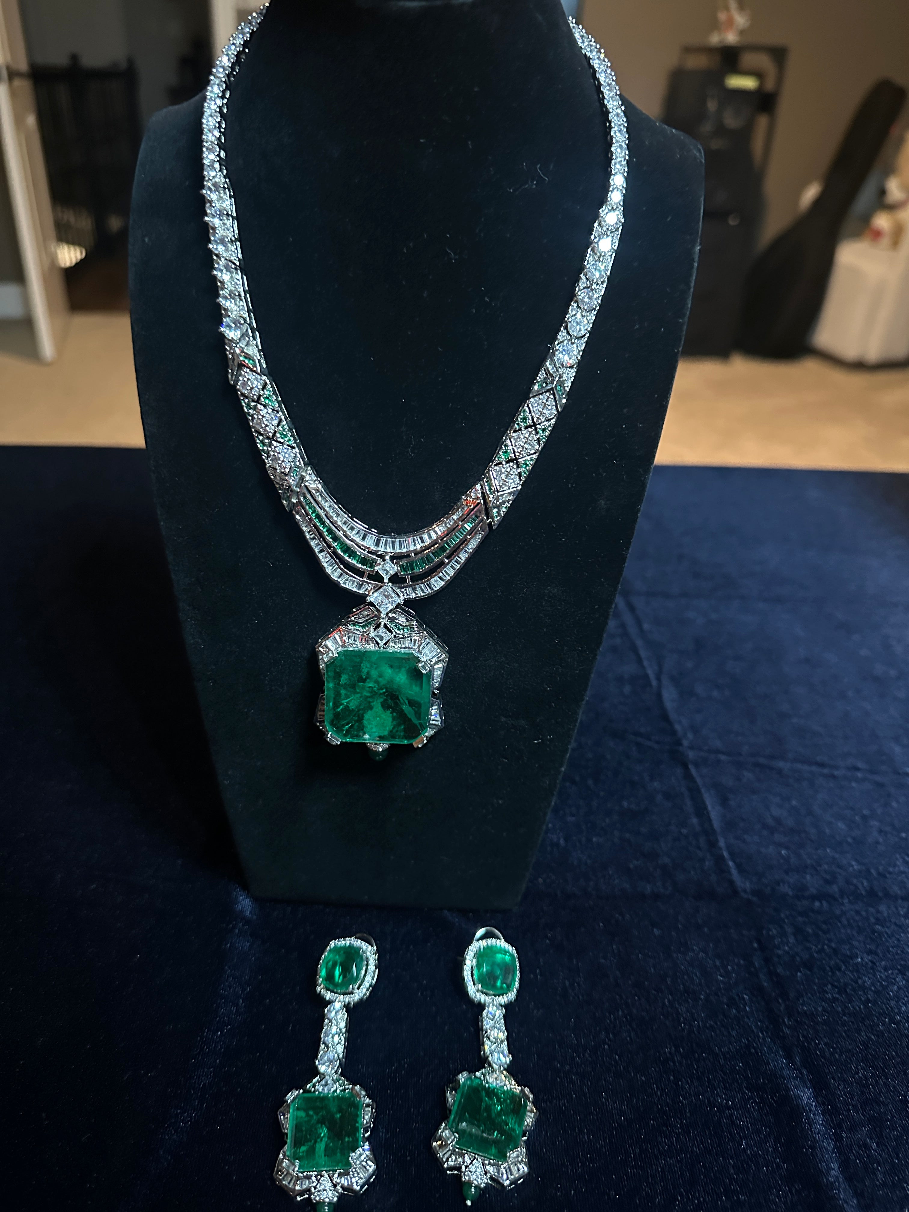 Emeral Necklace Set with Earrings full in AD