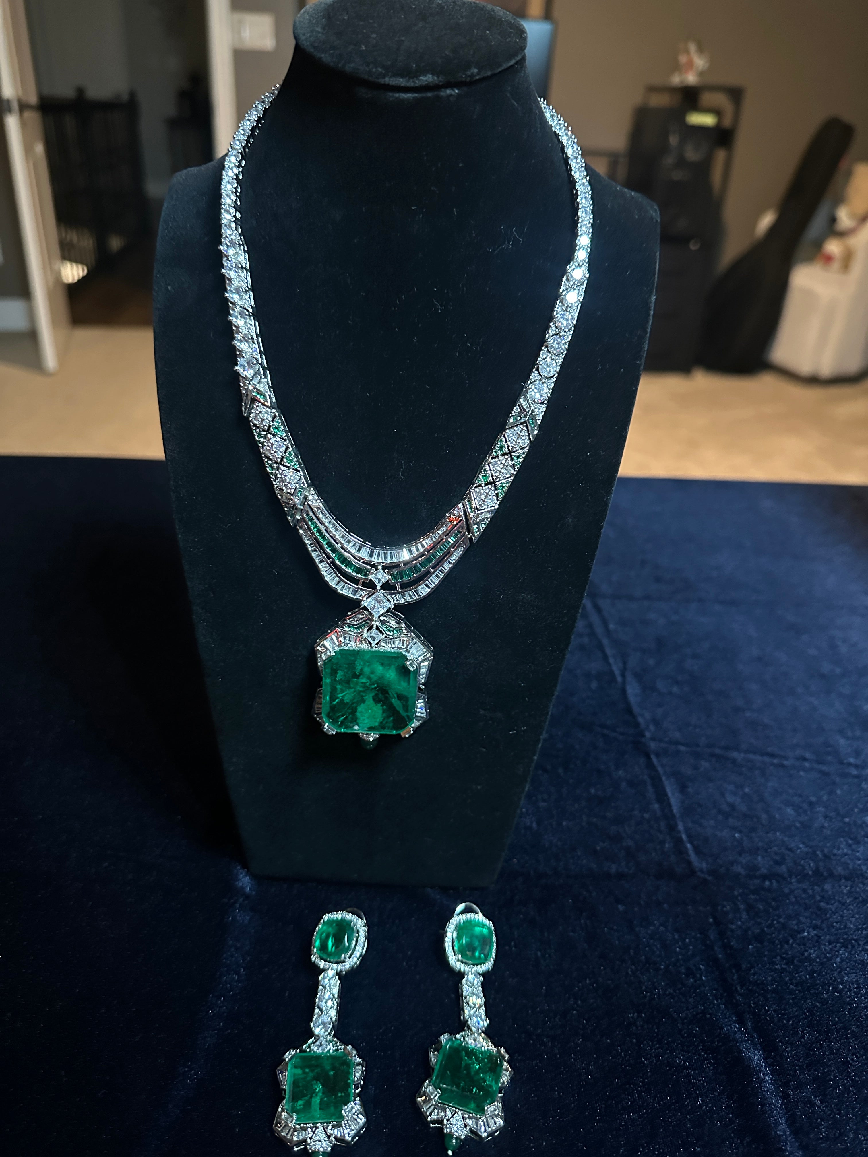 Emeral Necklace Set with Earrings full in AD