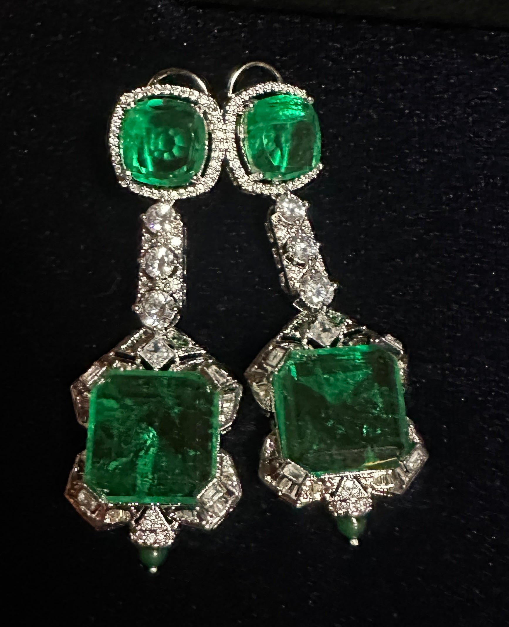 Emeral Necklace Set with Earrings full in AD