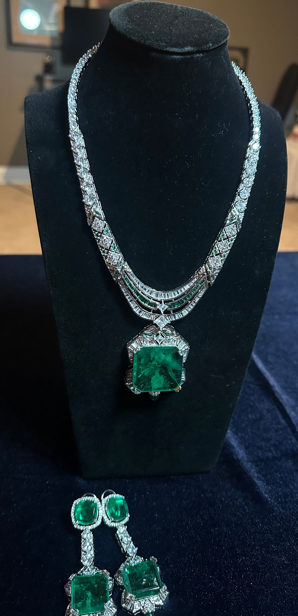 Emeral Necklace Set with Earrings full in AD