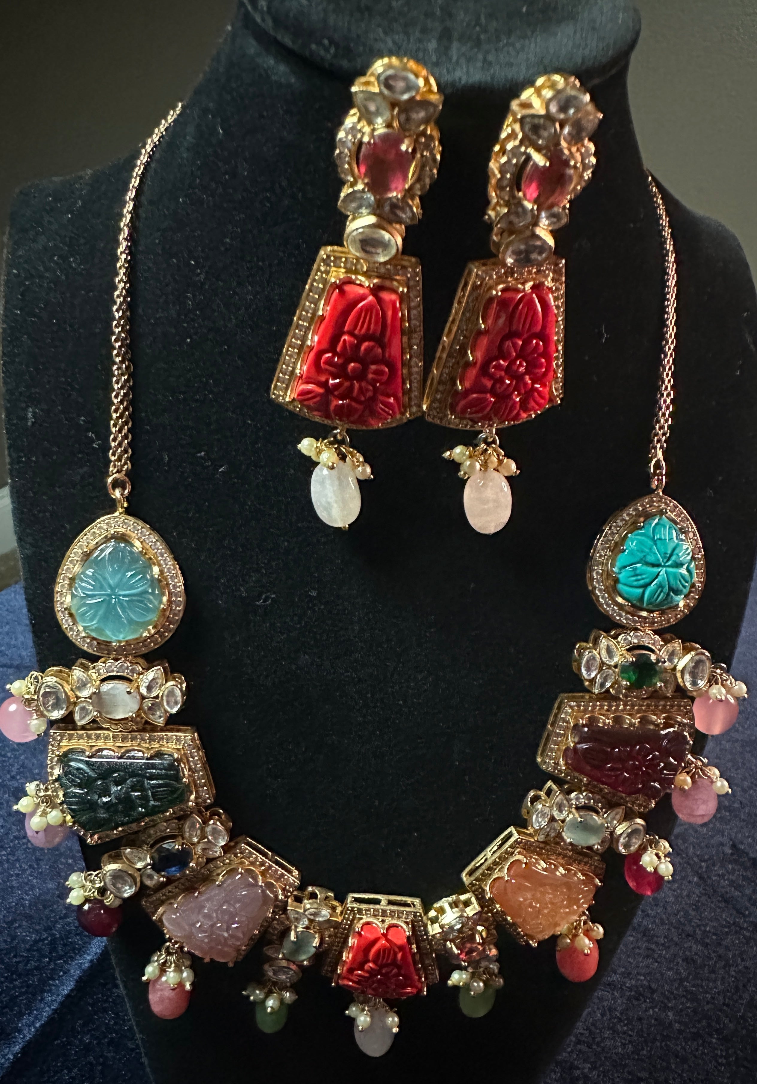 Multicolor Carved Stone & Polki Necklace Set