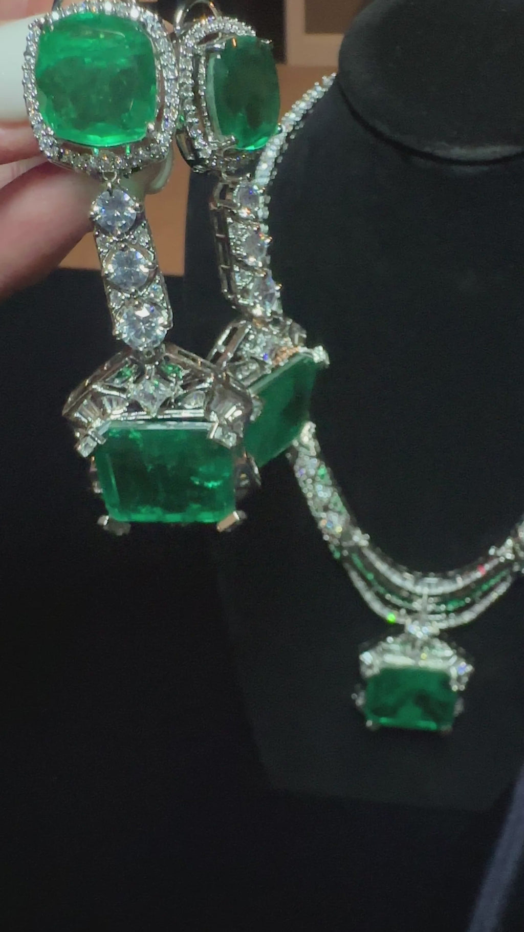 Emeral Necklace Set with Earrings full in AD