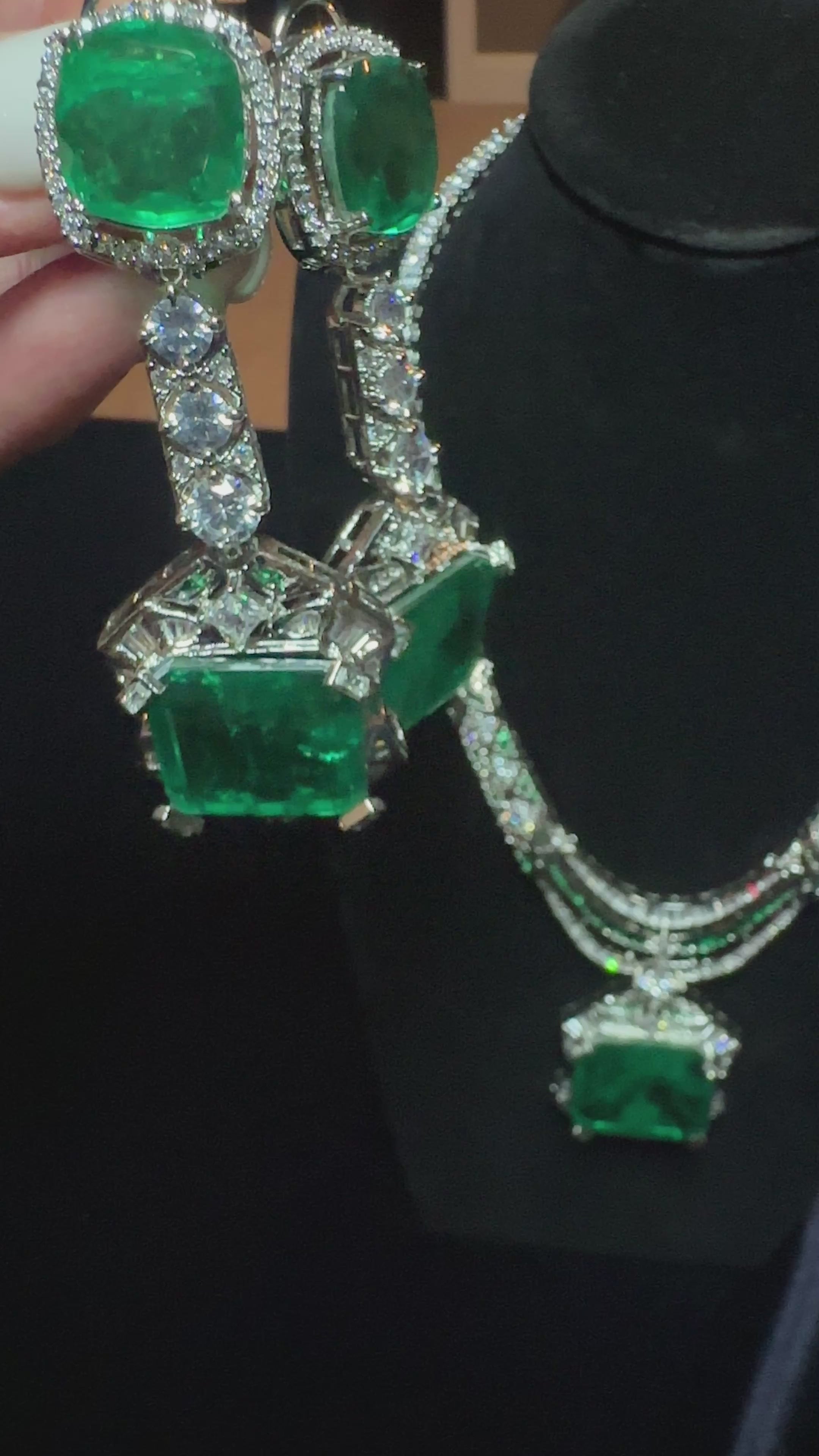 Emeral Necklace Set with Earrings full in AD